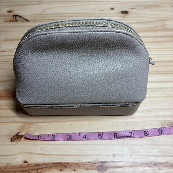 Taylor Madison Designs Travel Jewelry Organizer Makeup Bag Tan Leather - Picture 9 of 10